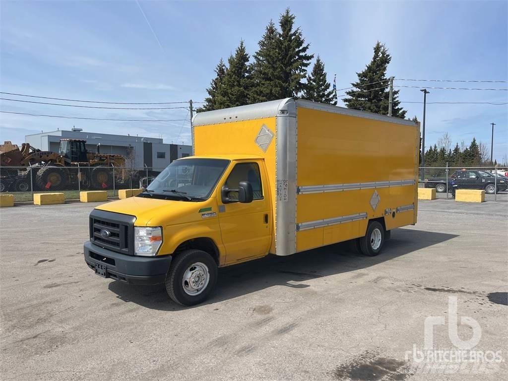 Ford E-450 Carrinhas de caixa fechada