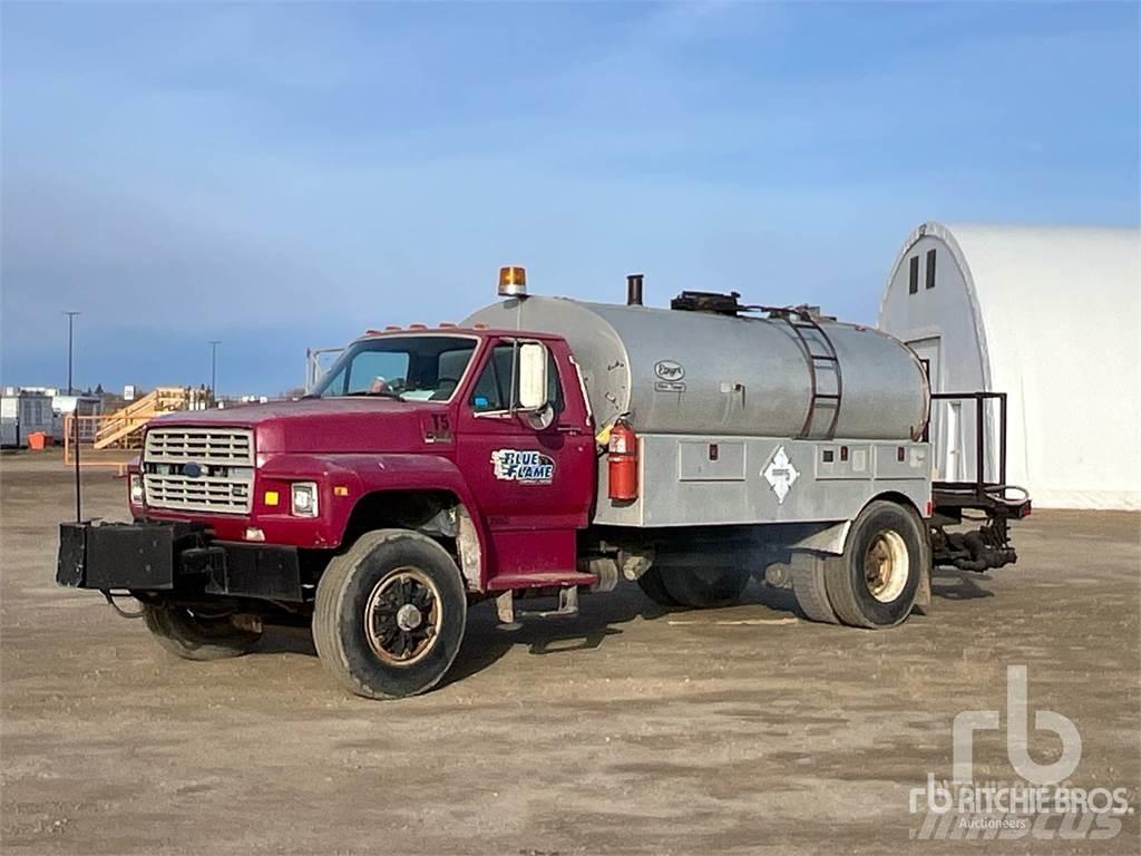 Ford F800 Pulverizadores de betume