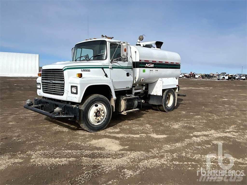 Ford LN8000 Auto-tanques