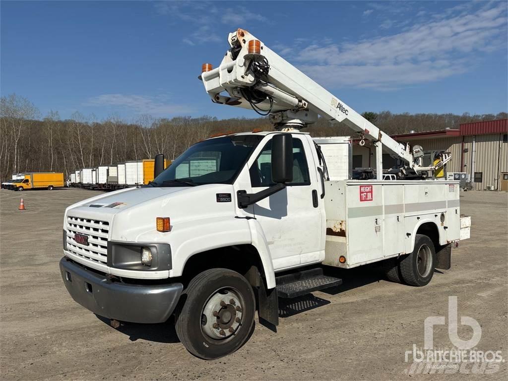 GMC C5500 Plataformas aéreas montadas em atrelados