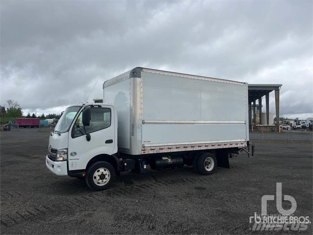 Hino 155 Carrinhas de caixa fechada