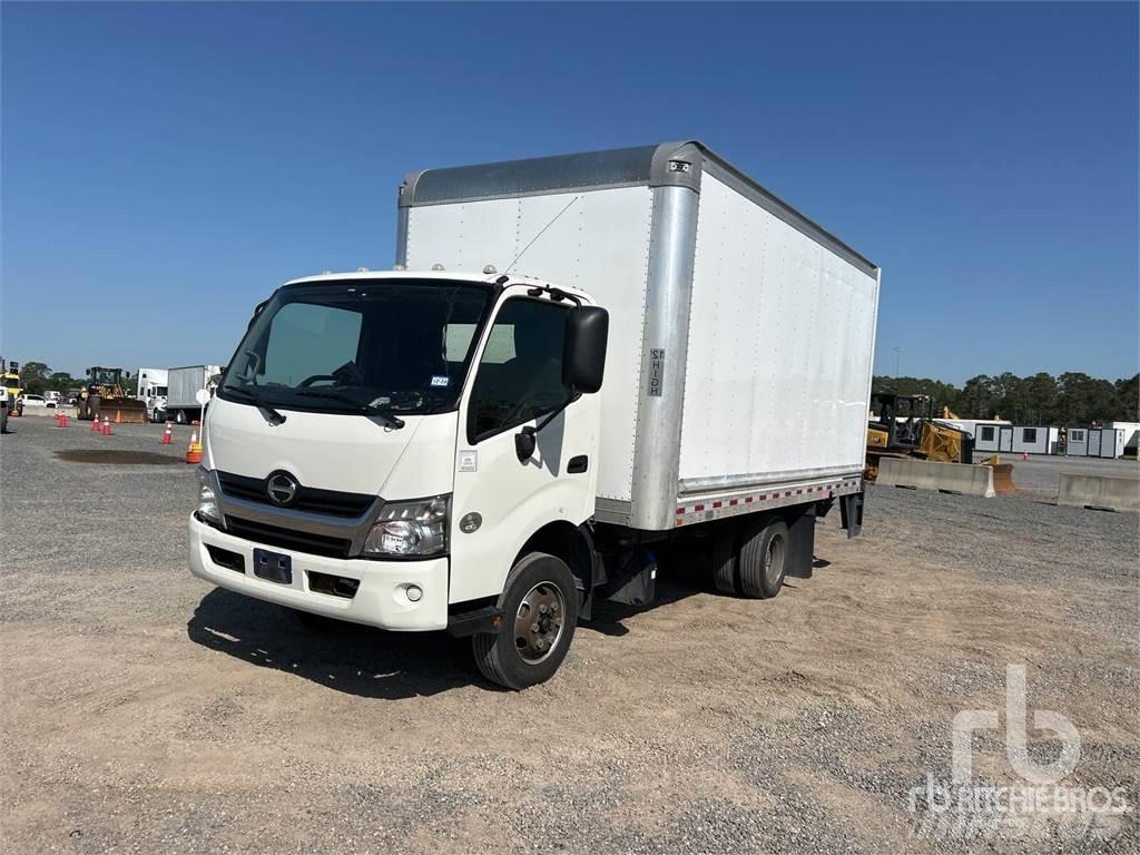 Hino 155 Carrinhas de caixa fechada