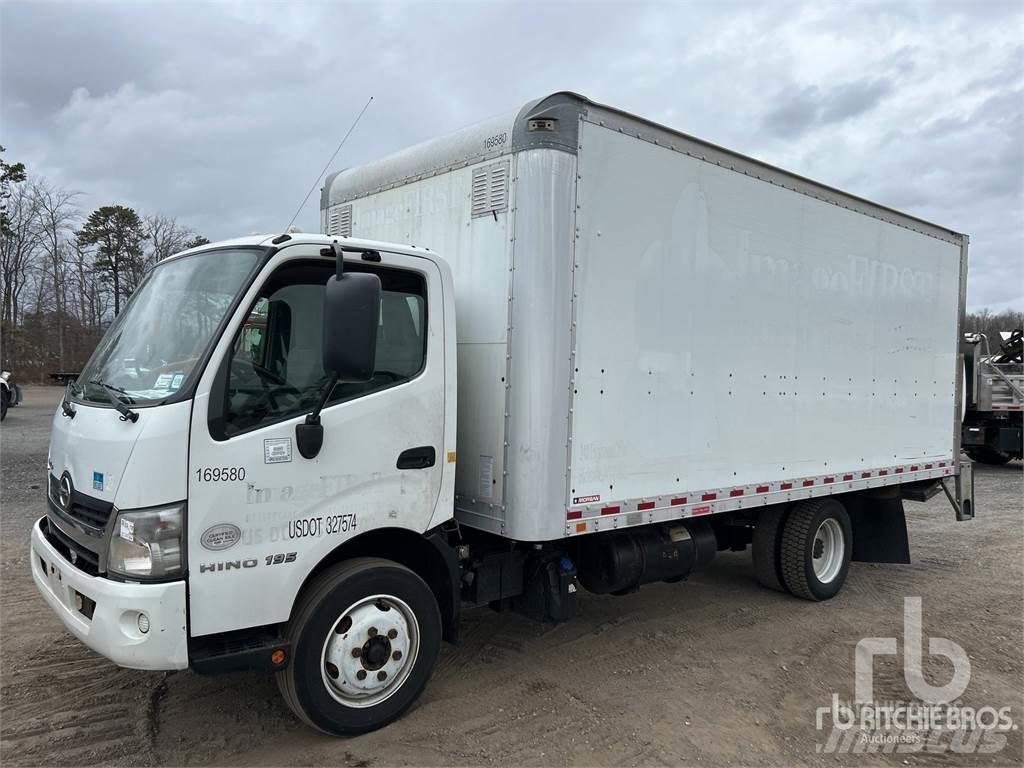 Hino 195 Carrinhas de caixa fechada