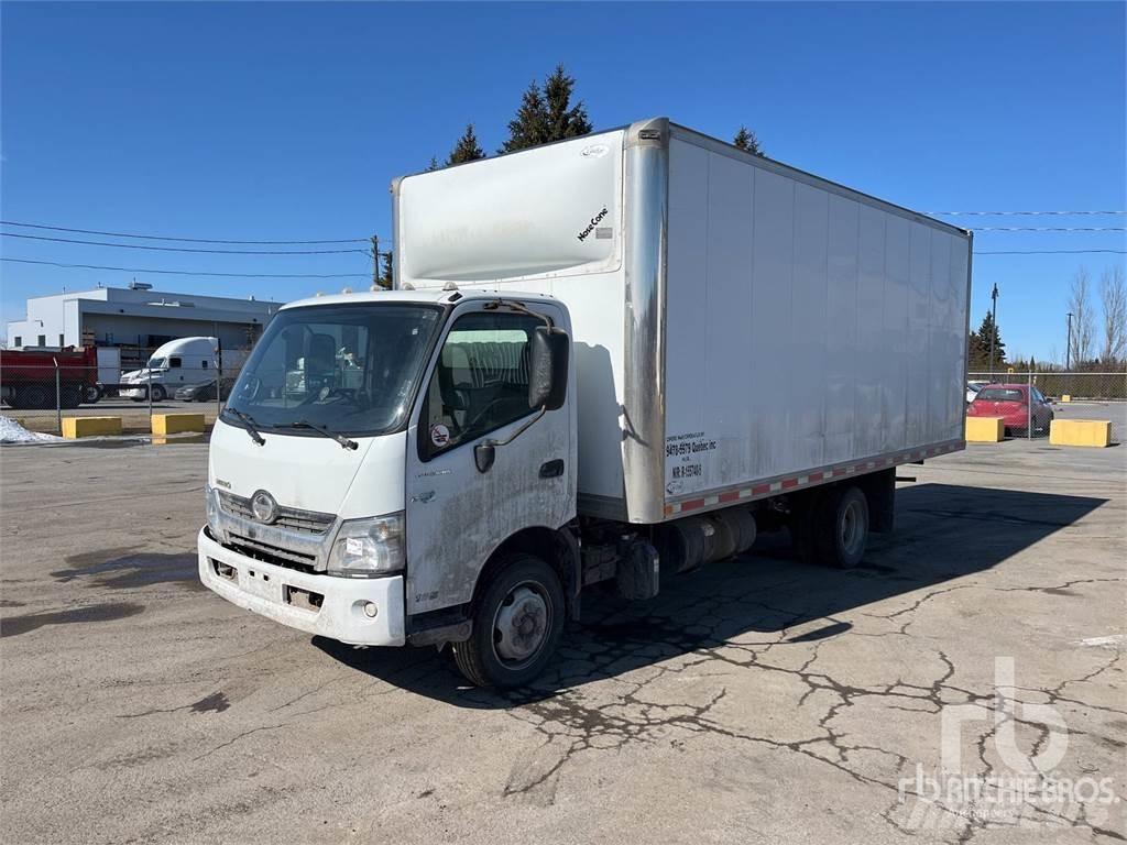 Hino 195 Carrinhas de caixa fechada