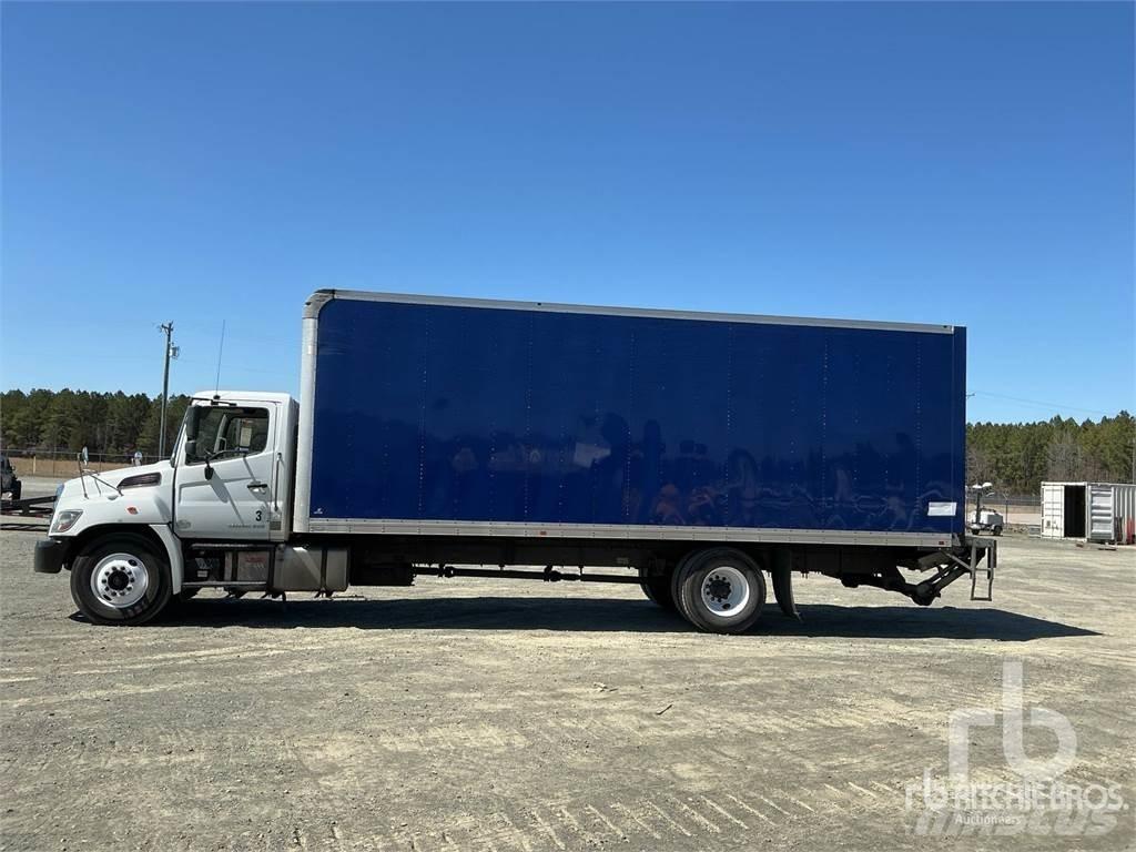 Hino 268 Carrinhas de caixa fechada