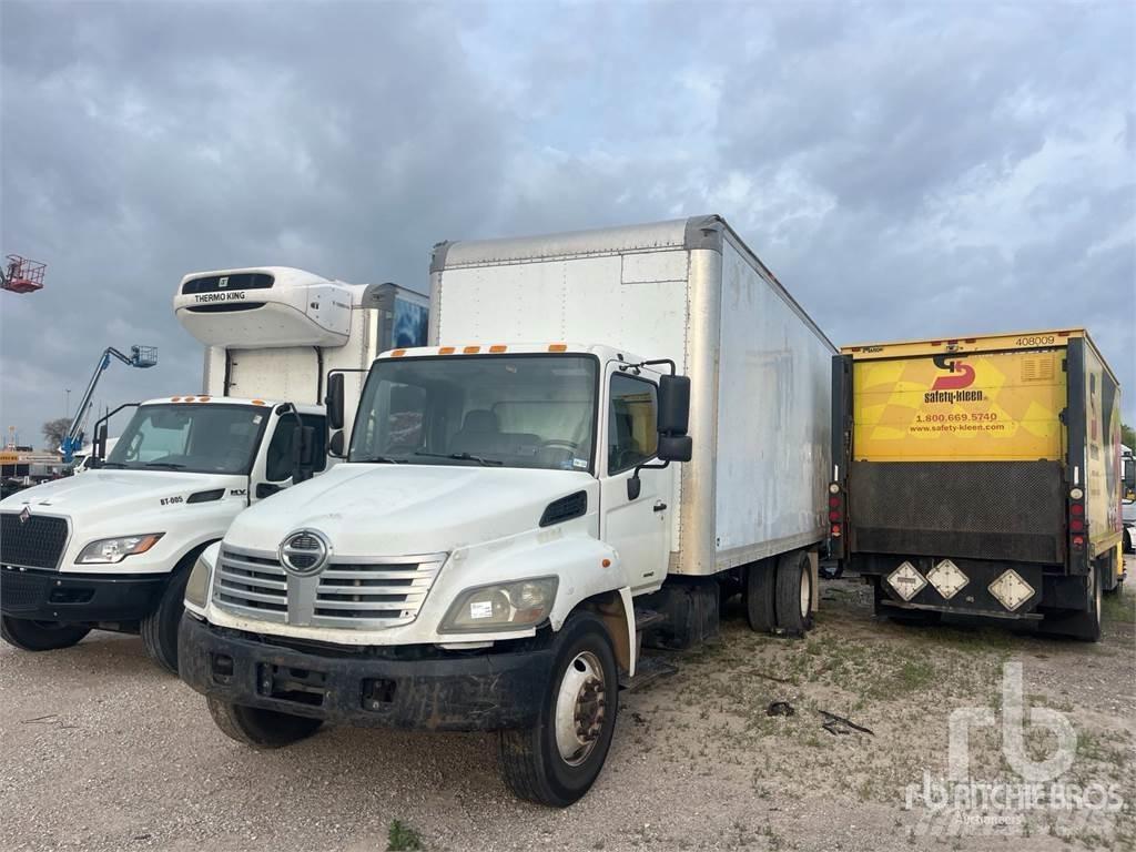 Hino 268 Carrinhas de caixa fechada