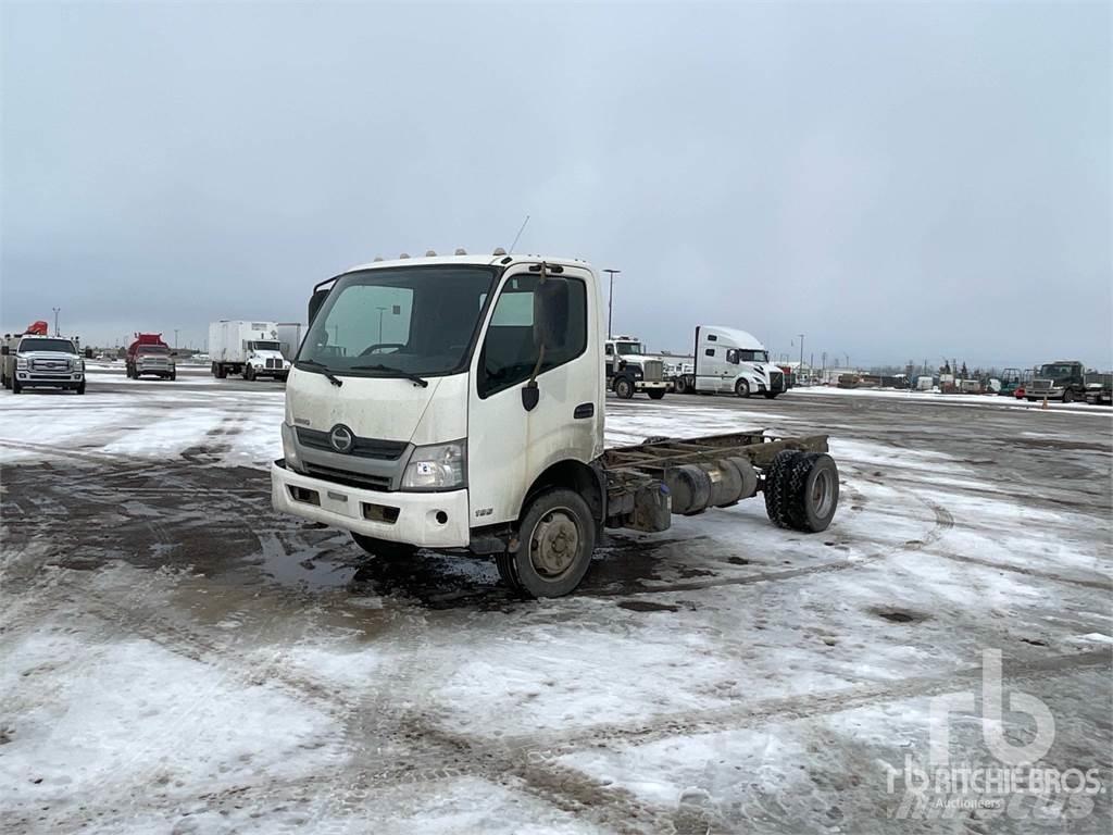 Hino XJC740 Camiões de chassis e cabine