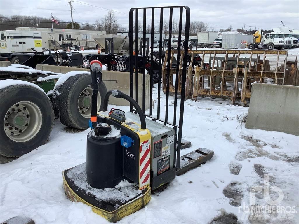 Hyster B60ZAC Racks para paletes