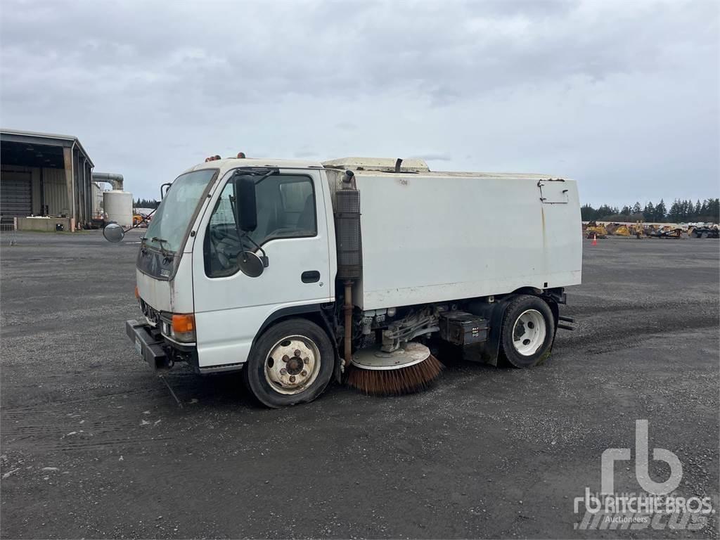 Isuzu NQR Camiões varredores