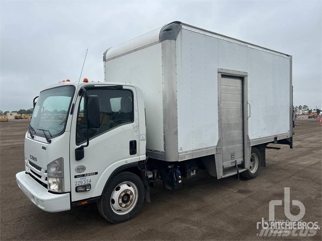 Isuzu NRR Carrinhas de caixa fechada