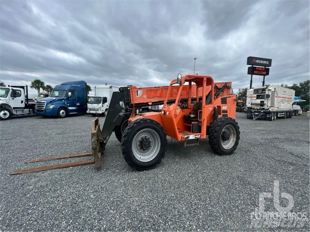 JLG 8042 Manipulador telescópico