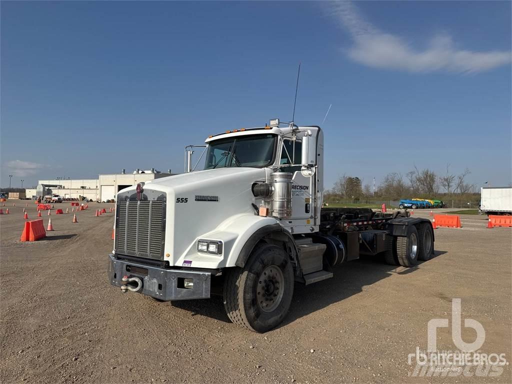 Kenworth T800 Camiões caixa desmontável com elevador de cabo