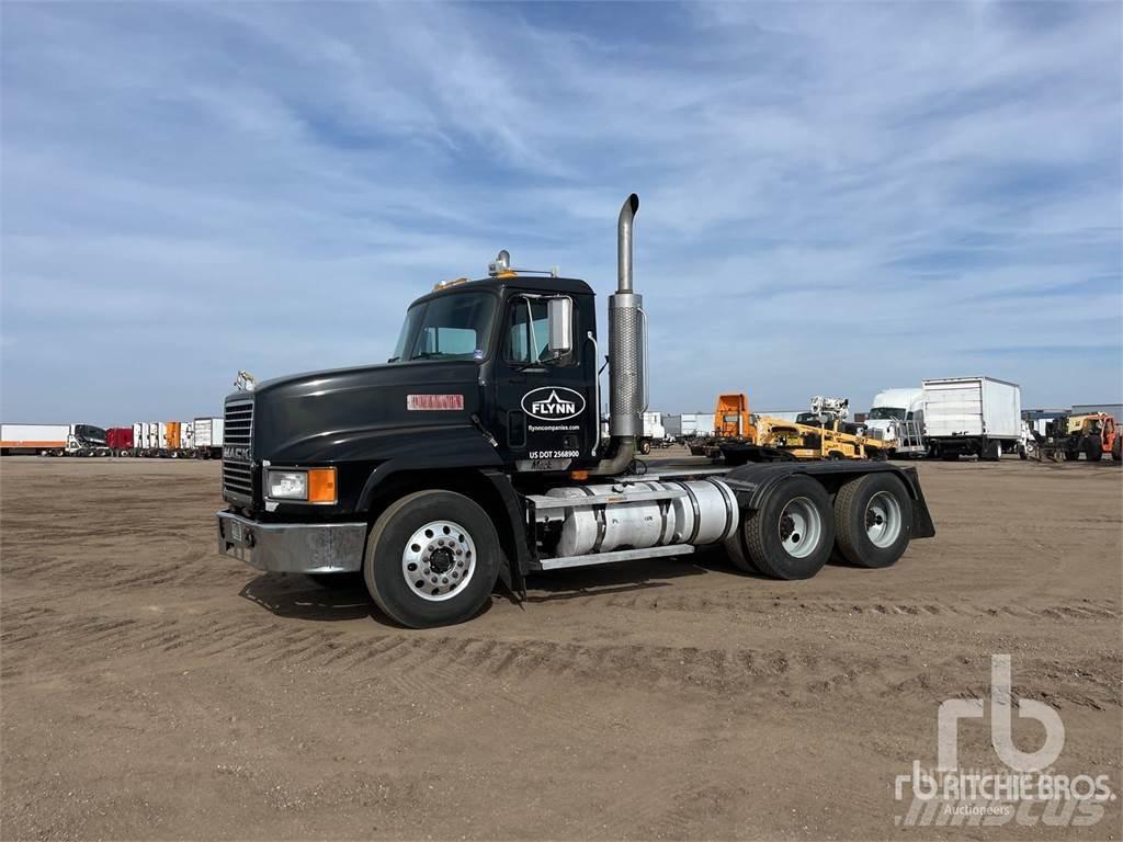 Mack CH613 Cavalos Mecânicos