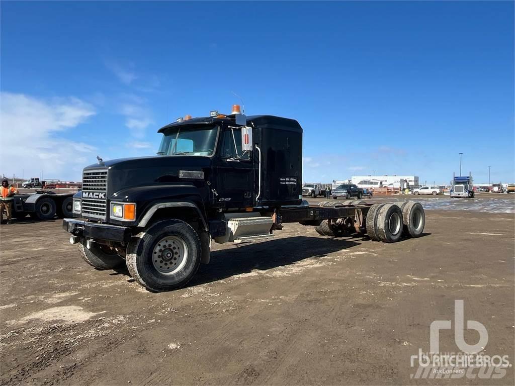 Mack CH613 Camiões de chassis e cabine