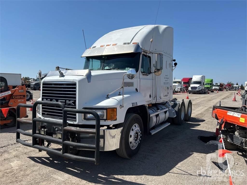 Mack CH613 Cavalos Mecânicos