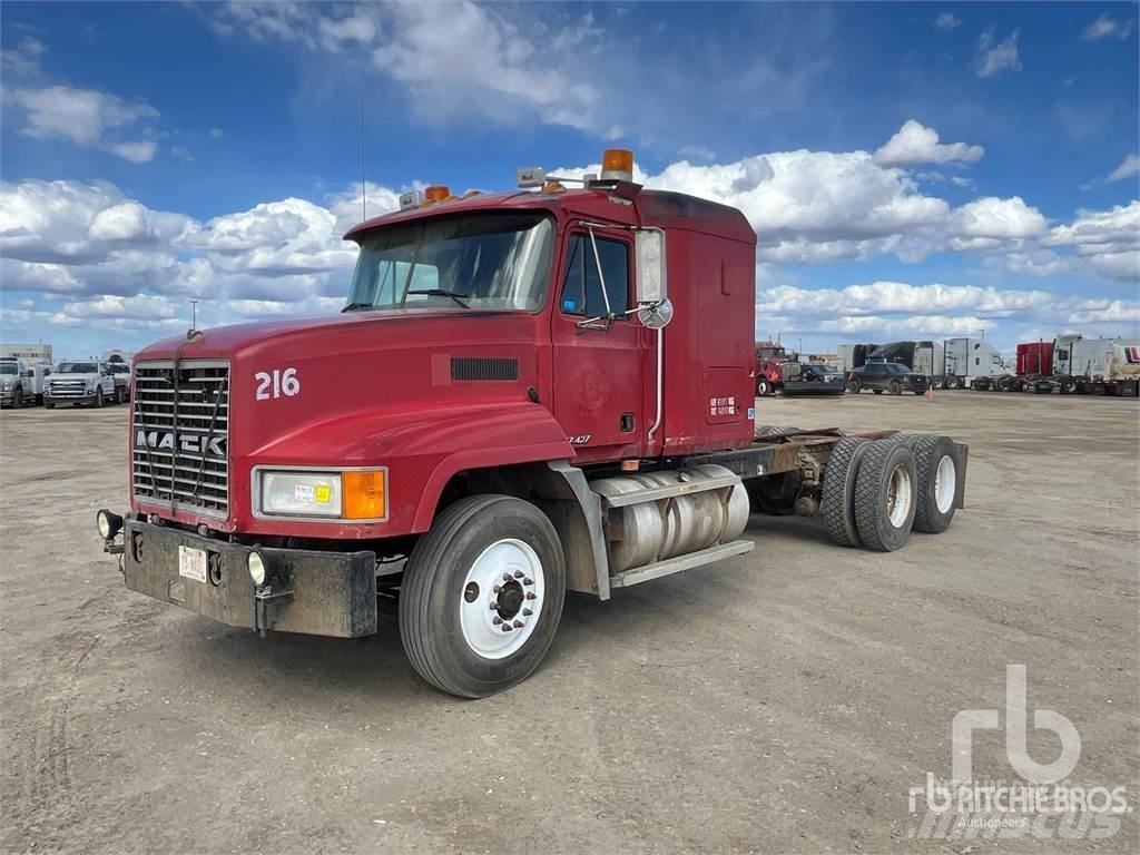 Mack CH613 Camiões de chassis e cabine