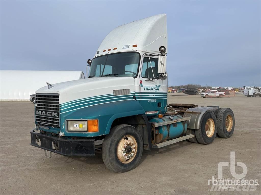 Mack CH613 Cavalos Mecânicos