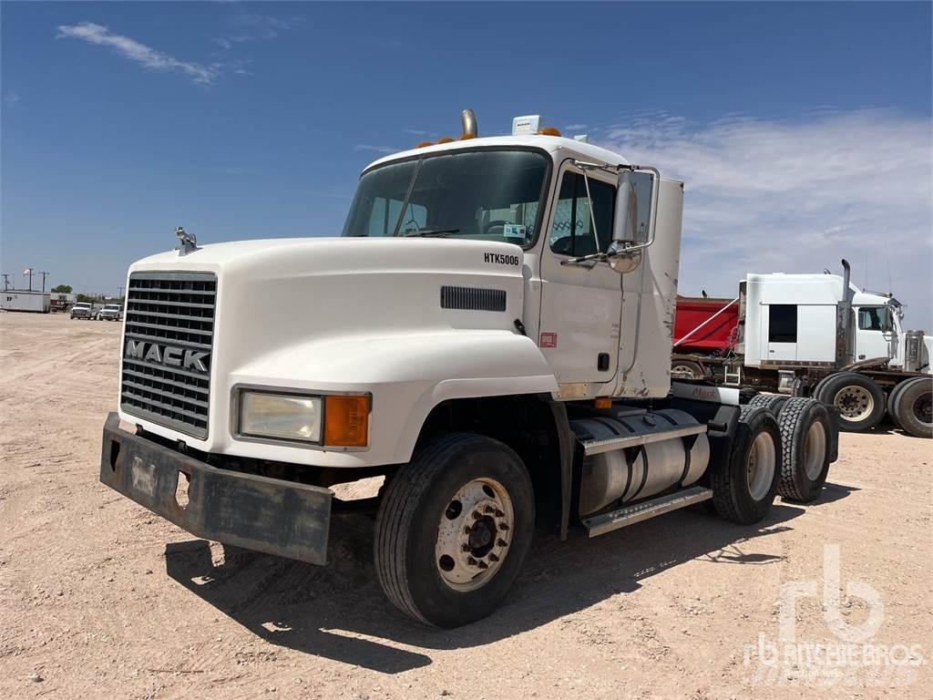 Mack CH613 Cavalos Mecânicos