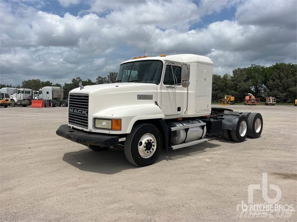 Mack CH613 Cavalos Mecânicos