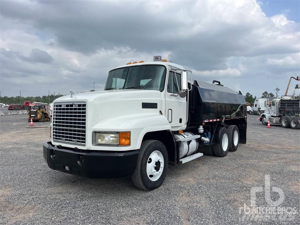 Mack CH613 Auto-tanques