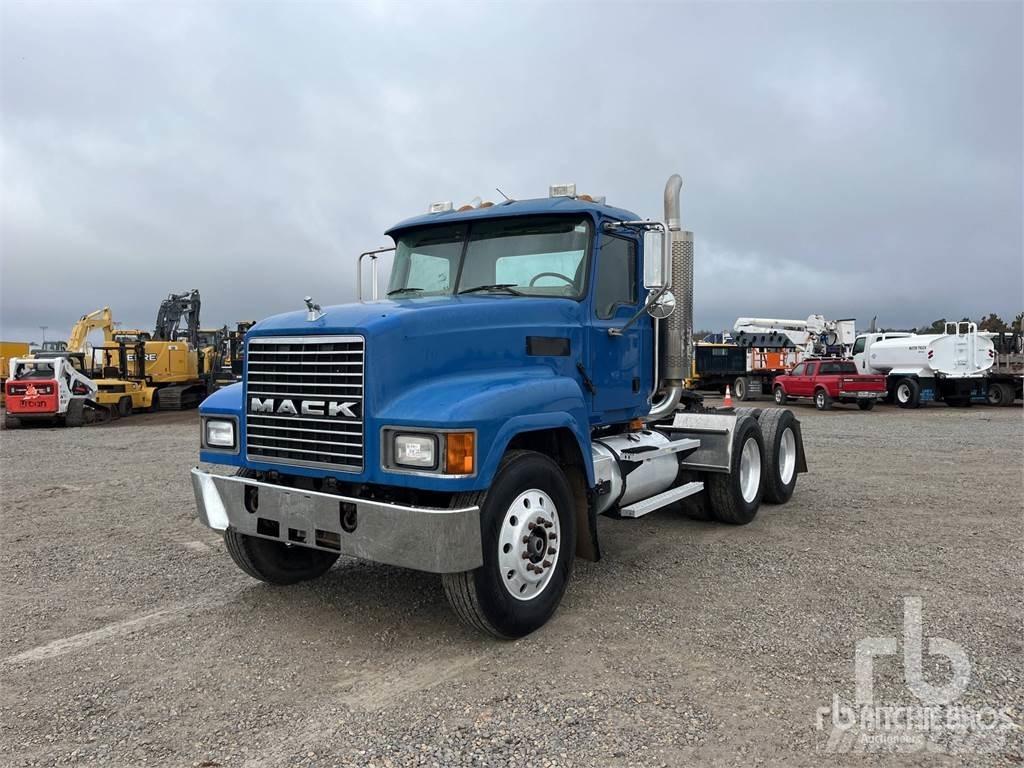 Mack CH613 Cavalos Mecânicos