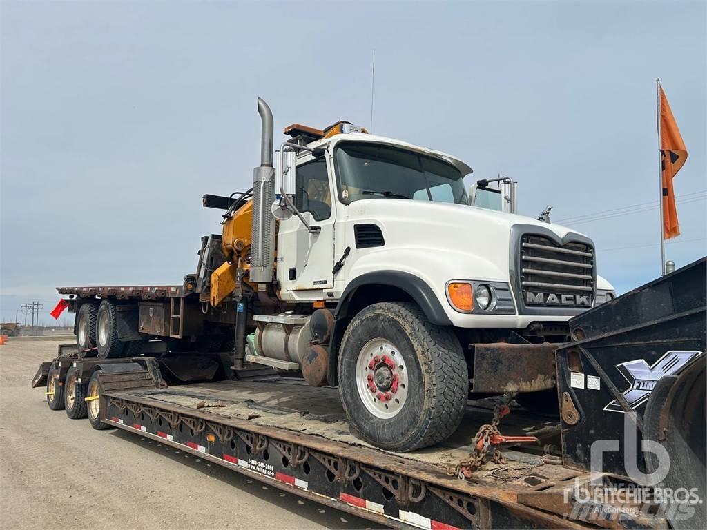 Mack CV713 Camiões grua
