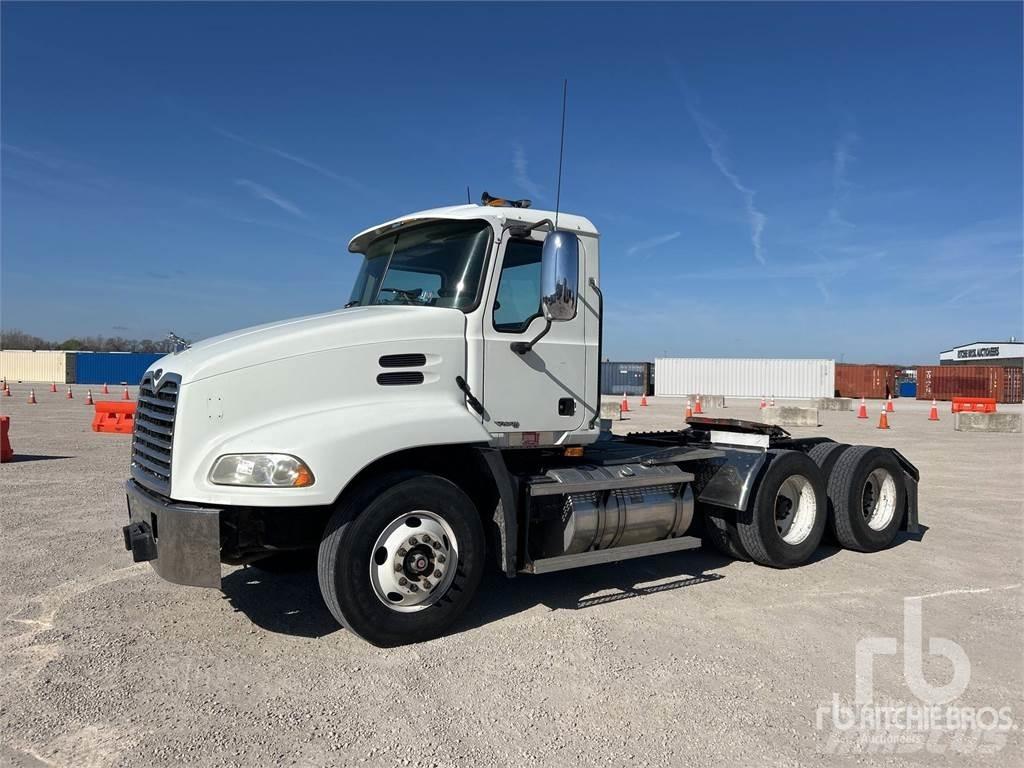 Mack CX613 Cavalos Mecânicos