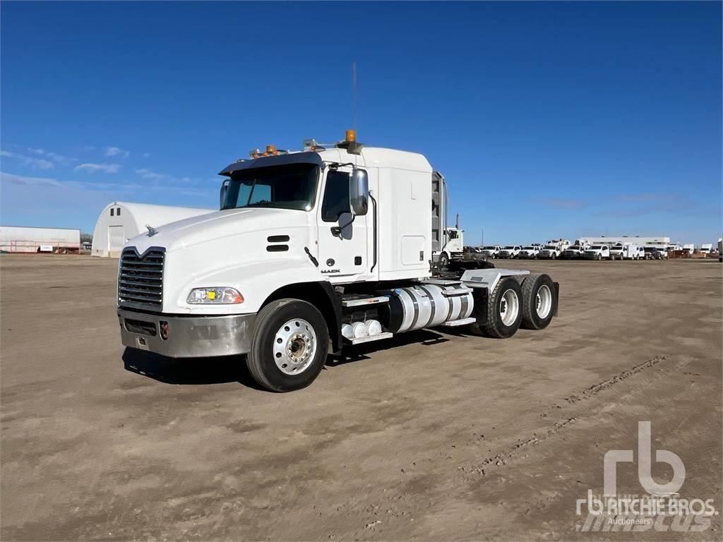 Mack CXU613 Cavalos Mecânicos