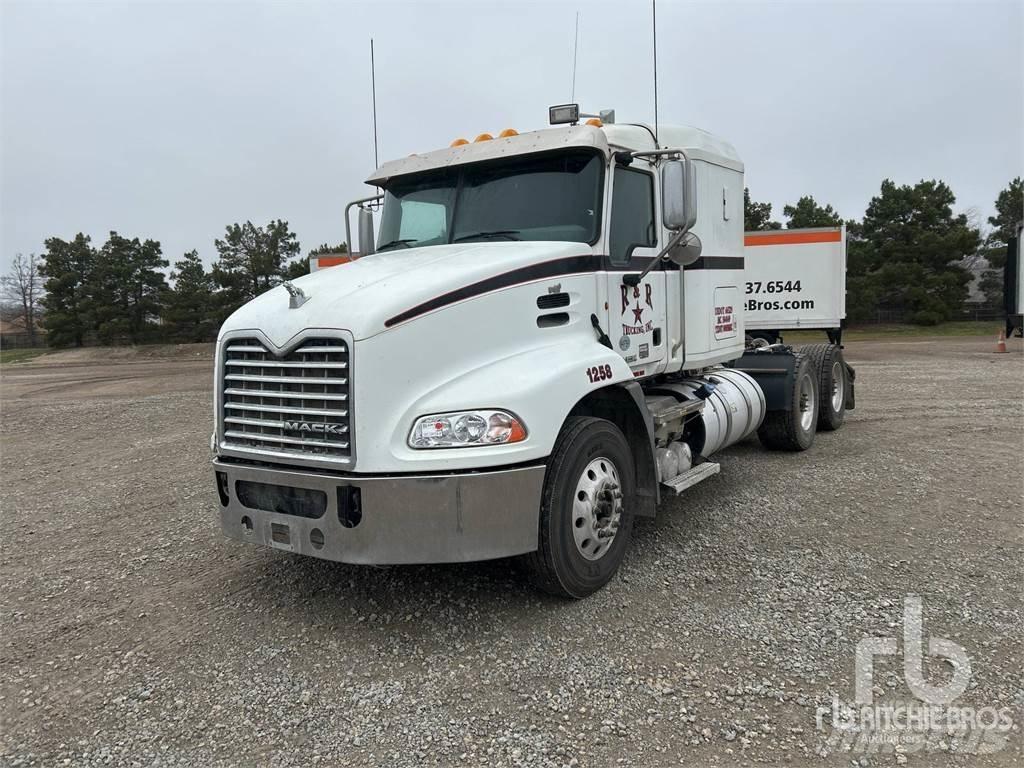 Mack CXU613 Cavalos Mecânicos