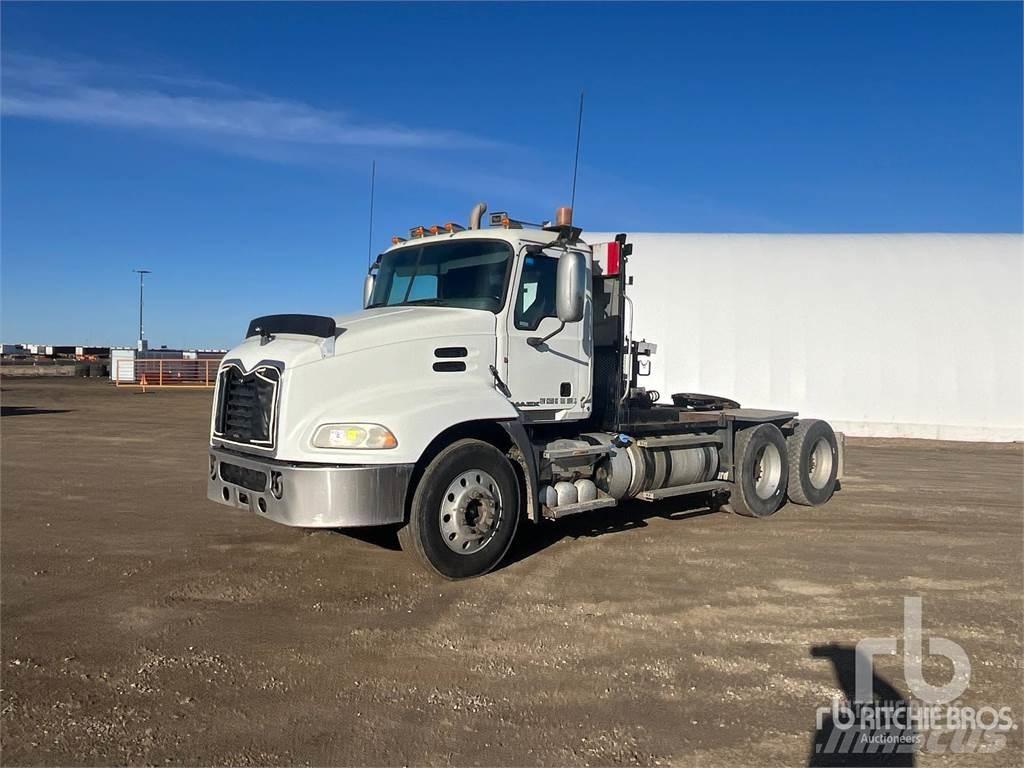 Mack CXU613 Cavalos Mecânicos