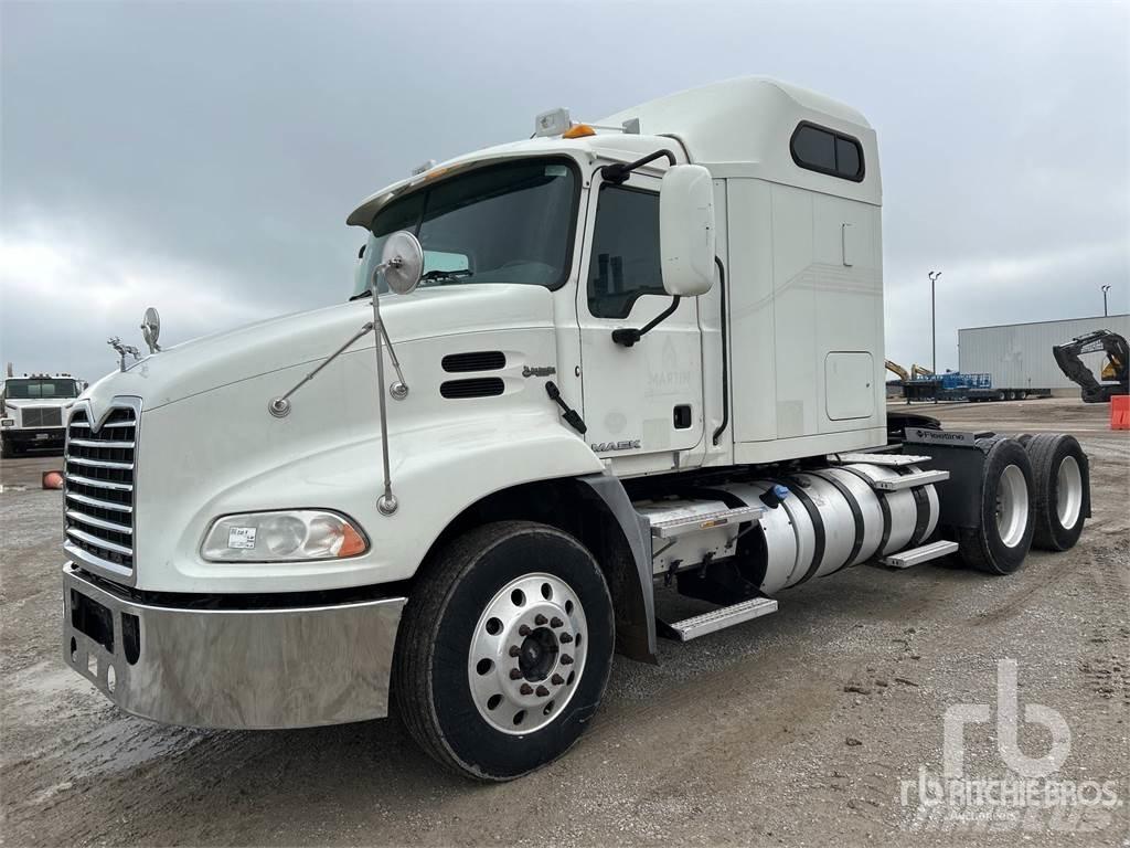 Mack CXU613 Cavalos Mecânicos