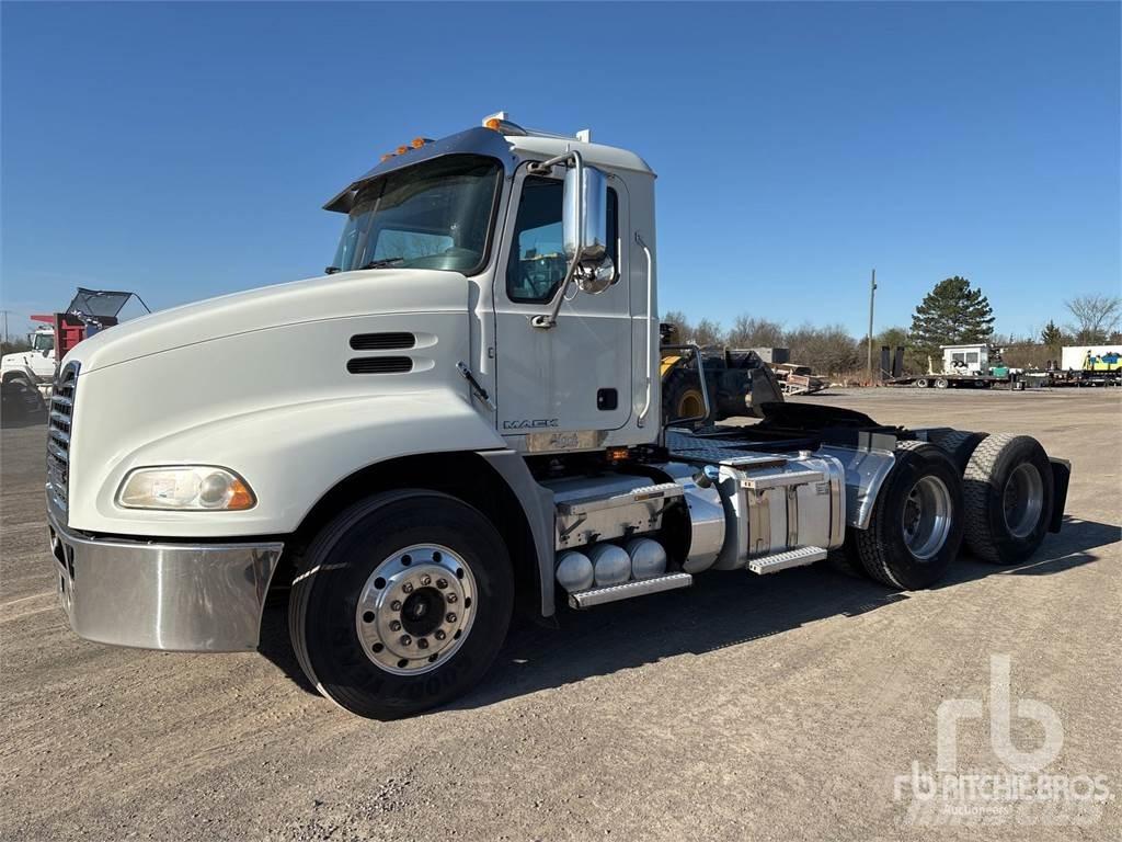 Mack CXU613 Cavalos Mecânicos