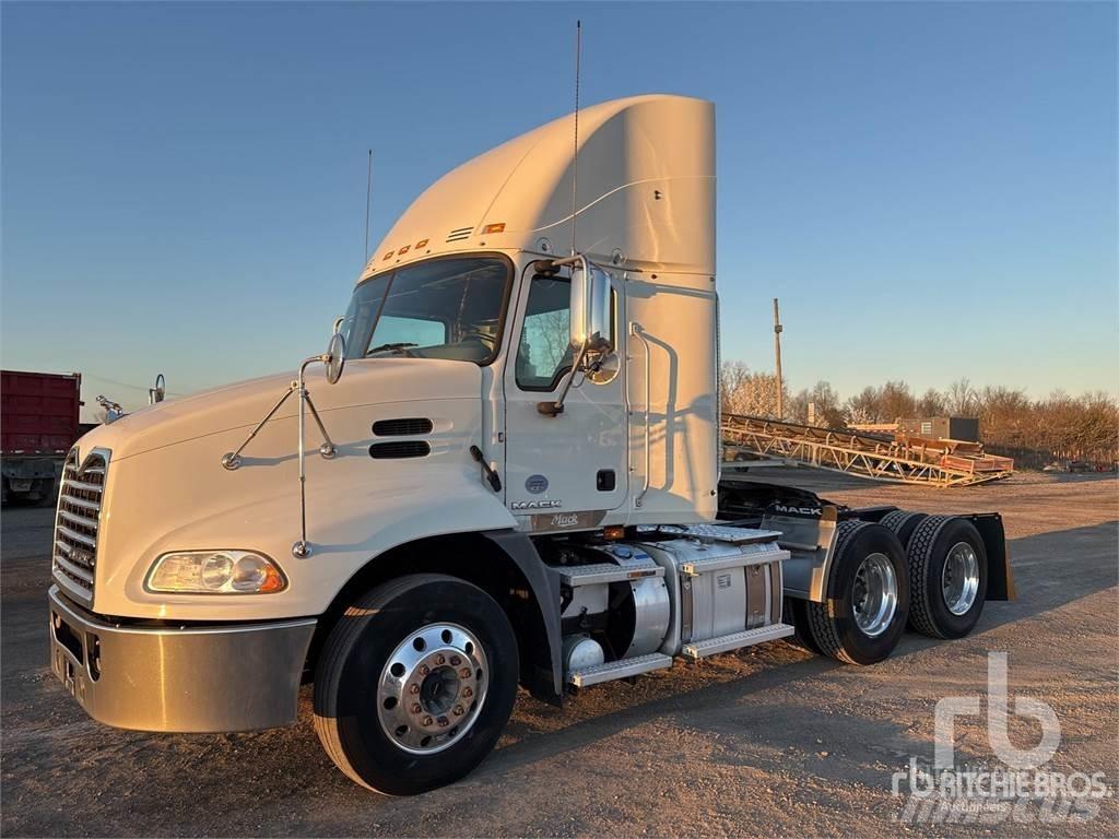Mack CXU613 Cavalos Mecânicos