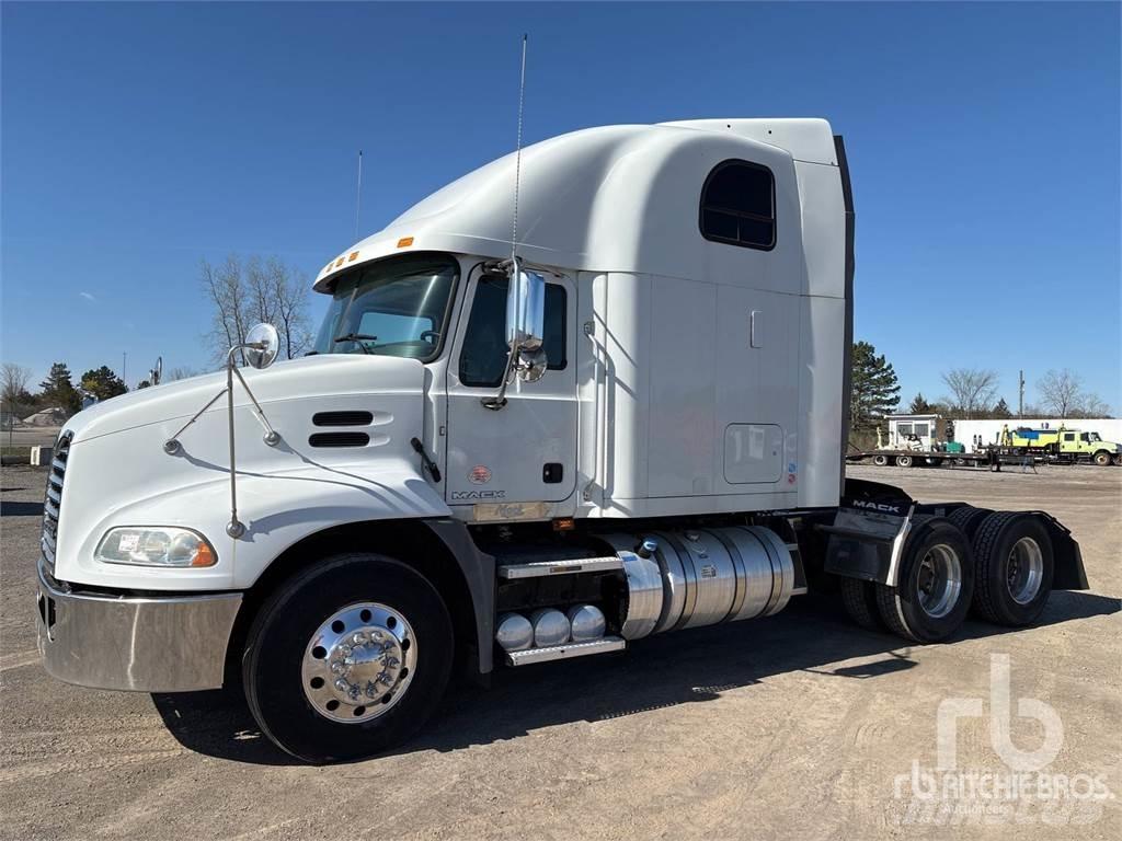 Mack CXU613 Cavalos Mecânicos