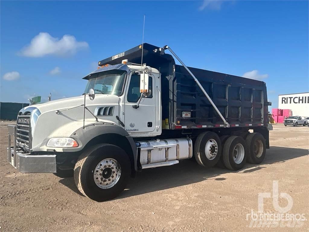 Mack GU813 Camiões basculantes