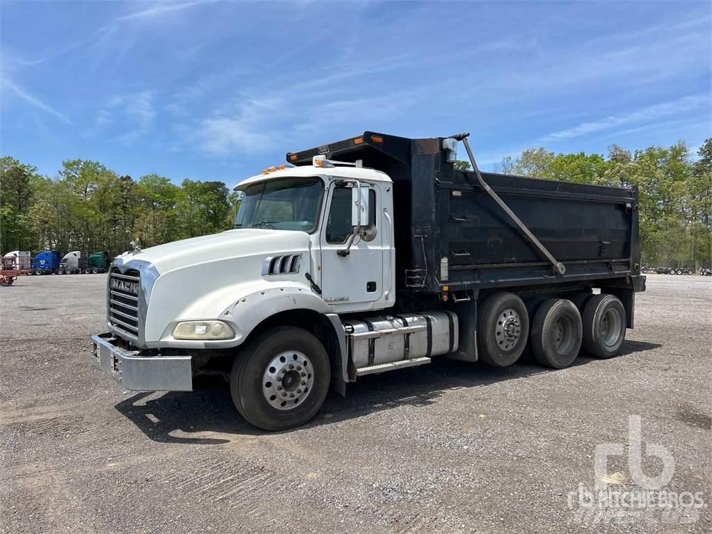 Mack GU813 Camiões basculantes