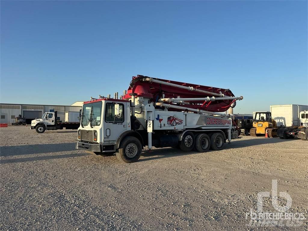 Mack MR Caminhões de betonagem