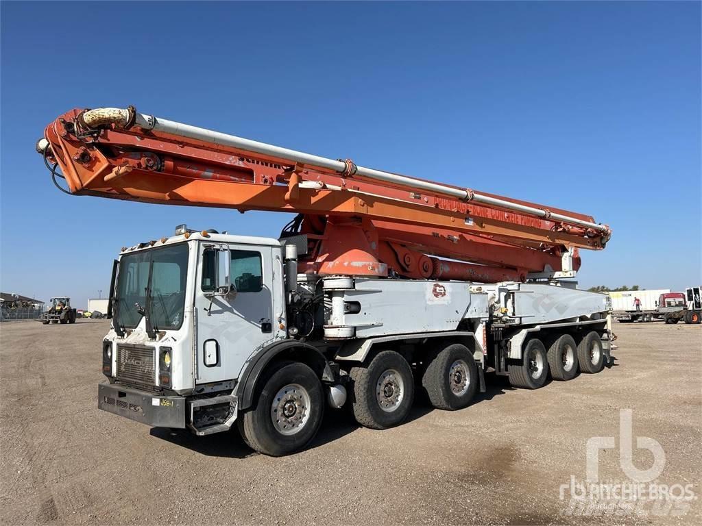 Mack MR688S Caminhões de betonagem