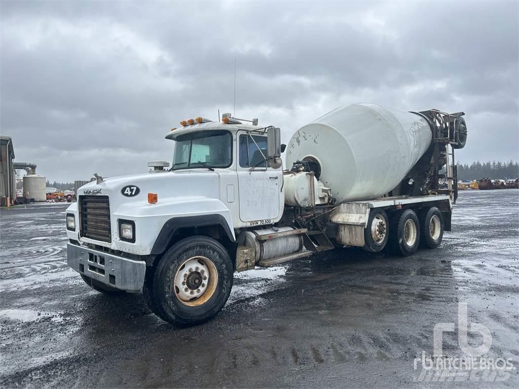 Mack RD690S Caminhões de betonagem