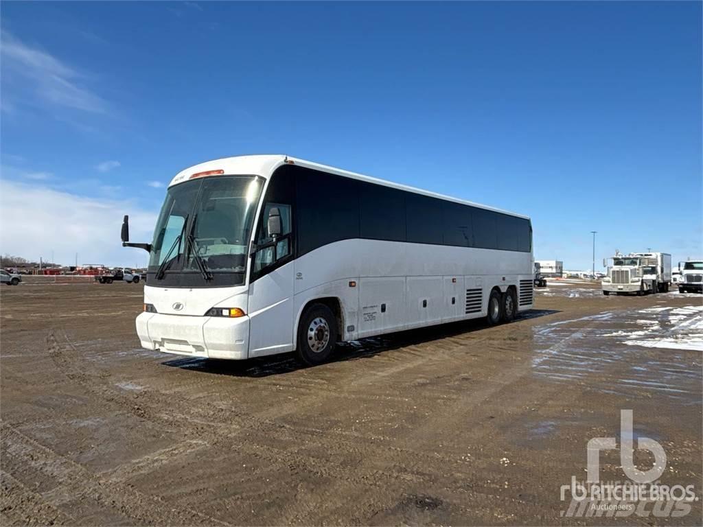 MCI J4500 Autocarros