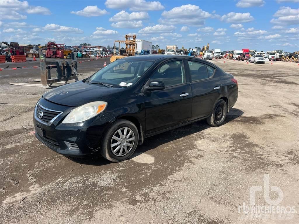 Nissan VERSA Automóvel