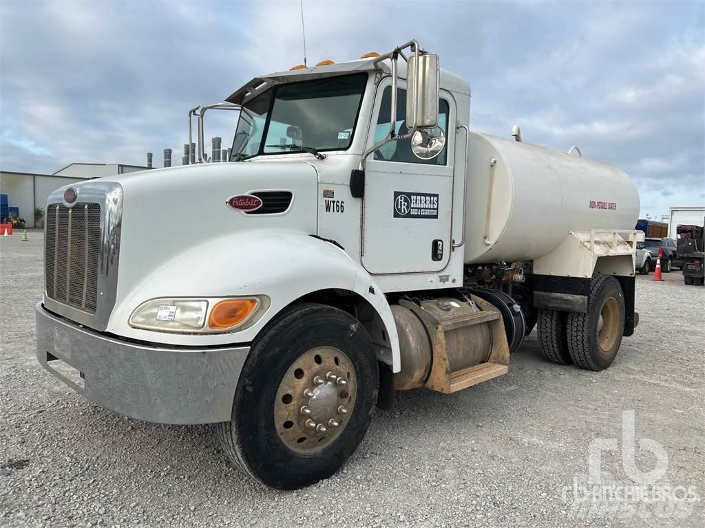 Peterbilt 337 Auto-tanques