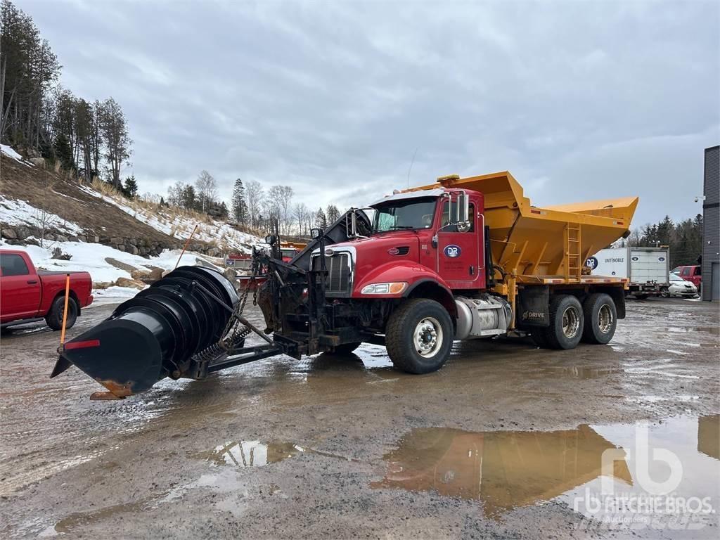 Peterbilt 348 Lâminas de neve e arados