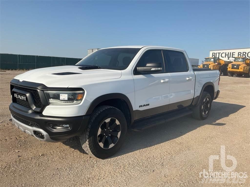 RAM 1500 Pick up de caixa aberta