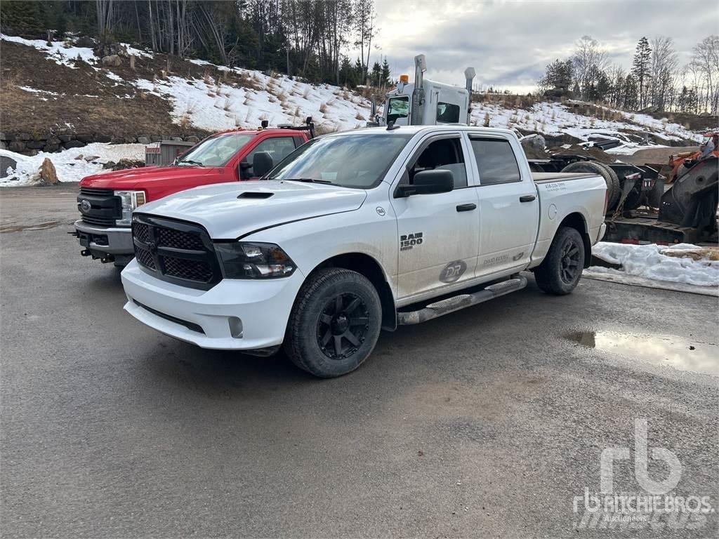 RAM 1500 Pick up de caixa aberta