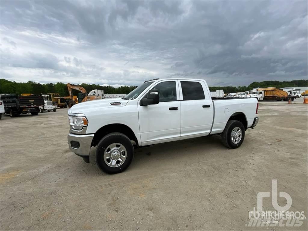 RAM 2500 Pick up de caixa aberta