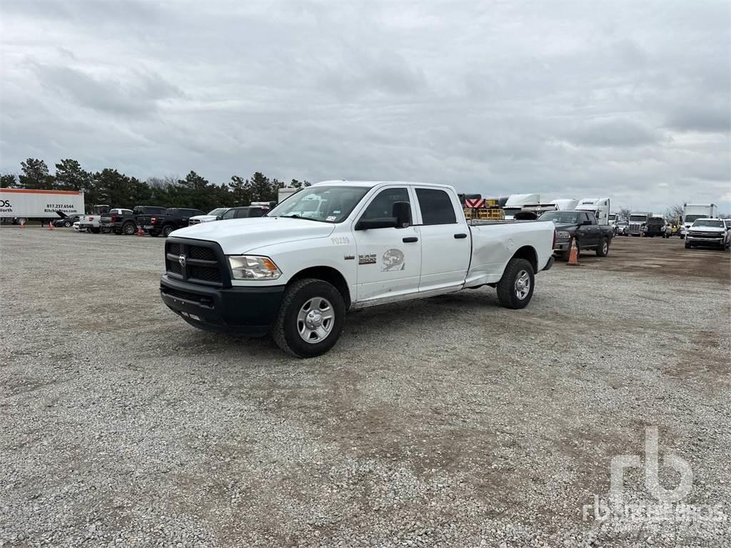 RAM 3500 Pick up de caixa aberta
