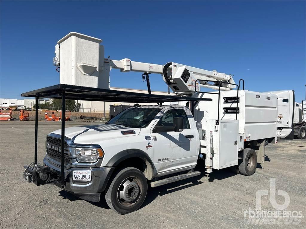 RAM 5500 Plataformas aéreas montadas em atrelados