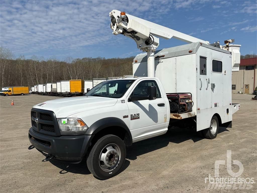 RAM 5500 Plataformas aéreas montadas em atrelados