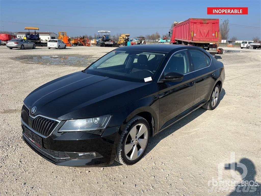 Skoda SUPERB Automóvel